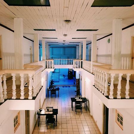 Oasis Skybeach Hostel - Негомбо Экстерьер фото