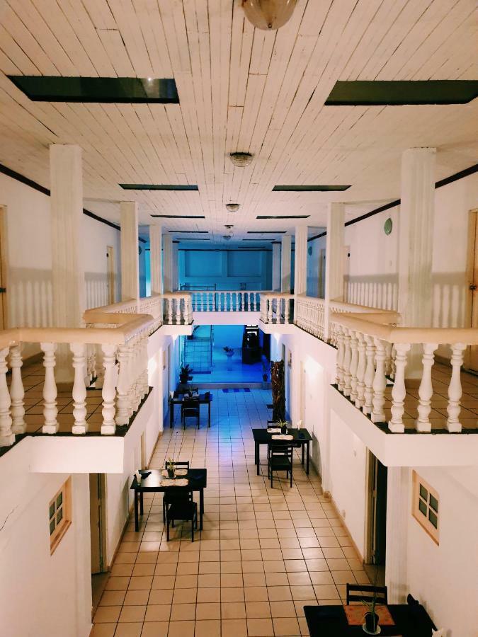 Oasis Skybeach Hostel - Негомбо Экстерьер фото