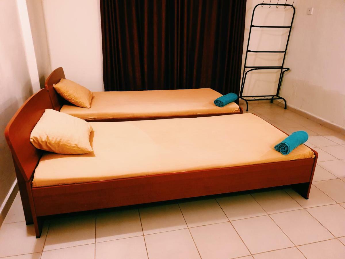 Oasis Skybeach Hostel - Негомбо Экстерьер фото