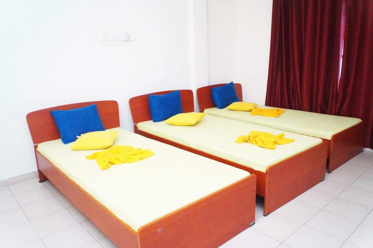 Oasis Skybeach Hostel - Негомбо Экстерьер фото